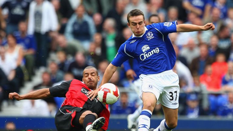 Jose Baxter of Everton battles with Steven Reid of Blackburn Rovers