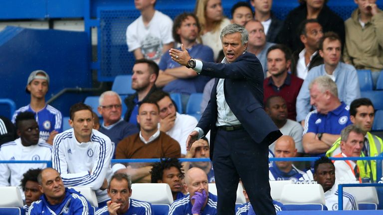 LONDON, ENGLAND - AUGUST 29:  Head coach Jose Mourinho of Chelsea gestures during the Barclays Premier League match between Chelsea and Crystal Palace at S