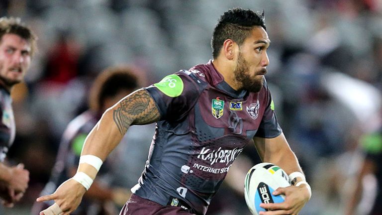 GOSFORD, AUSTRALIA - AUGUST 01:  Justin Horo of Manly runs the ball during the round 21 NRL match between the Manly Sea Eagles and the Brisbane Broncos at 