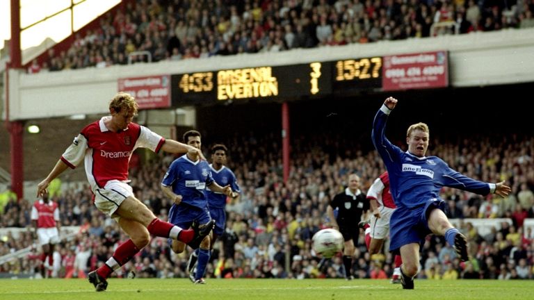 Ray Parlour in action at Highbury against Everton in 1999