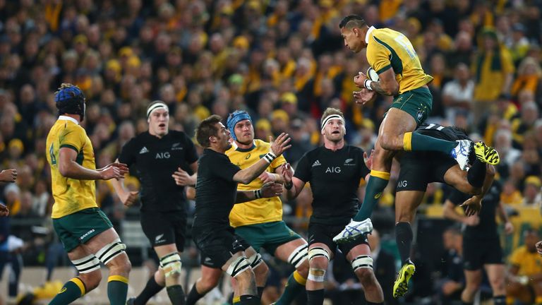 Israel Folau beats Julian Savea in the air