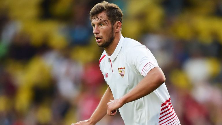 Grzegorz Krychowiak says he is staying at Sevilla for the 2015/16 campaign