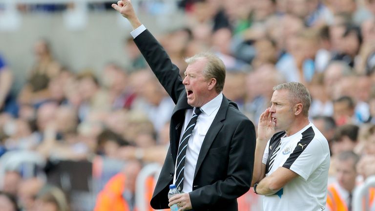 Newcastle manager Steve McClaren issues instructions against Southampton