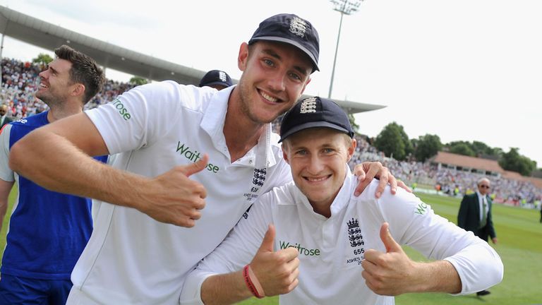 Stuart Broad and Joe Root celebrate England's Ashes victory