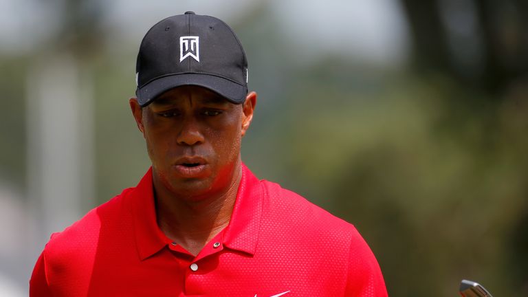 The challenge of Tiger Woods ended with a triple-bogey seven at the 11th