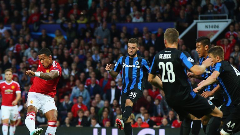 Memphis Depay nets Manchester United's equaliser against Club Brugge