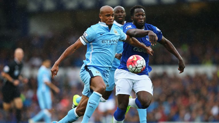 Vincent Kompany of Manchester City challenges for the ball with Romelu Lukaku of Everton during the Barclays Premier League at Goodison Park