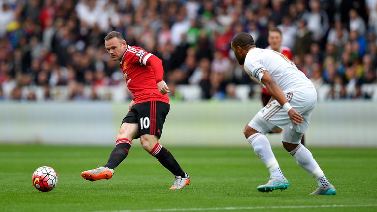 Manchester United player Wayne Rooney in action