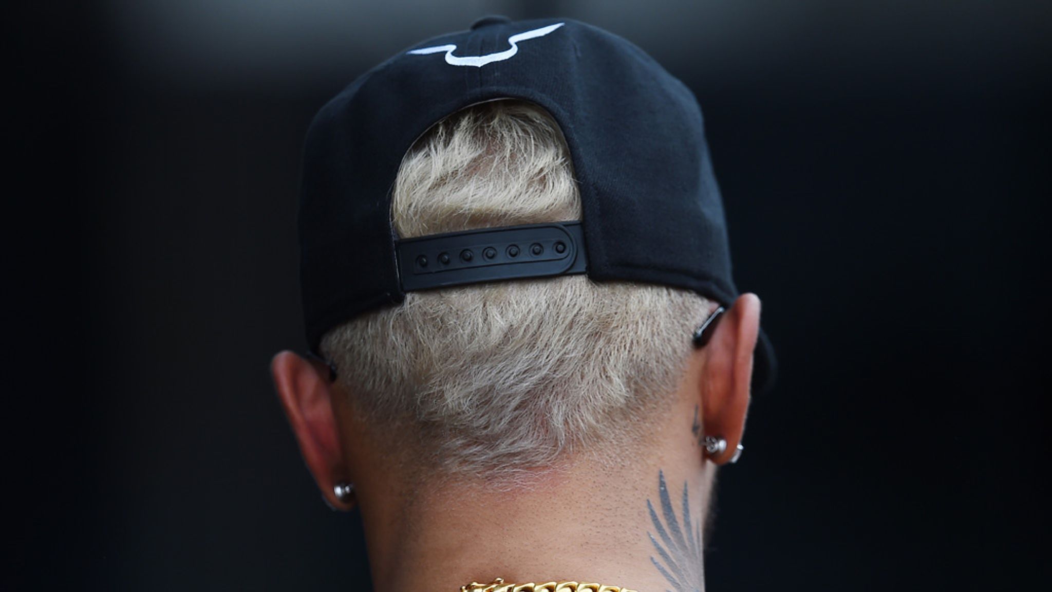 Lewis Hamilton reveals new blond look for the Italian GP | F1 News
