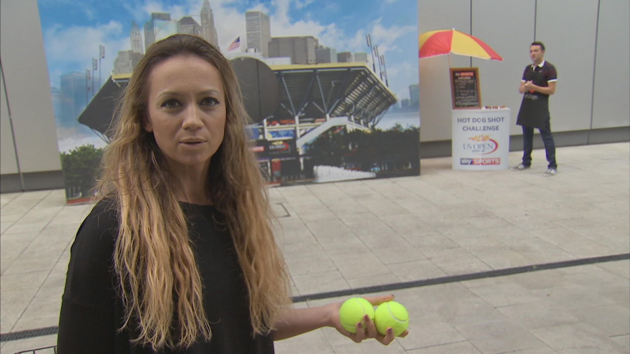 Kate Abdo and Julian Warren take the Hot Dog Challenge | Tennis News | Sky  Sports