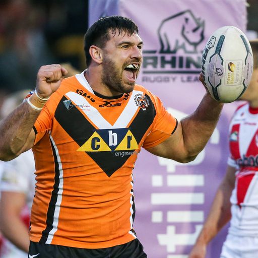 Cook extends Castleford deal