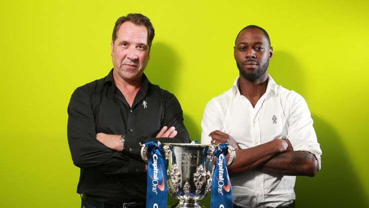 David Seaman and Ledley King with The Capital One Cup ahead of Tottenham v Arsenal