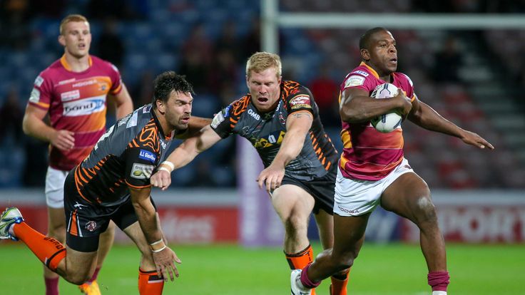 Huddersfield Giants wing Jermaine McGillvary in action