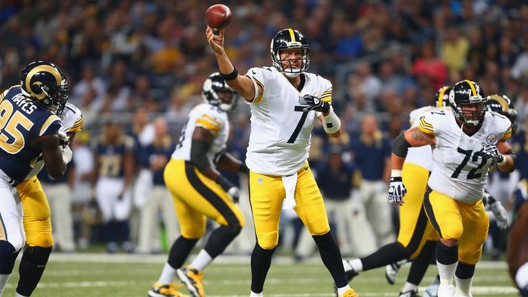 ST. LOUIS, MO - SEPTEMBER 27: Ben Roethlisberger #7of the Pittsburgh Steelers passes against the St. Louis Rams in the first quarter at the Edward Jones Do