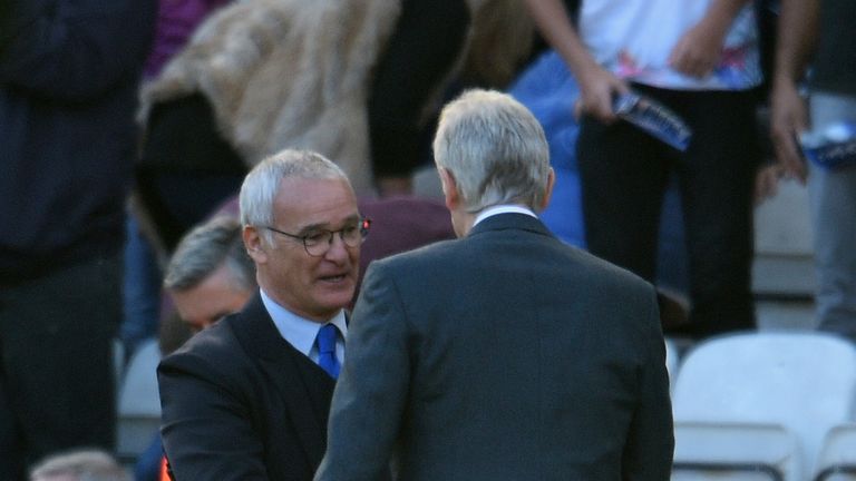 Claudio Ranieri congratulates Arsene Wenger after Leicester's 5-2 defeat to Arsenal