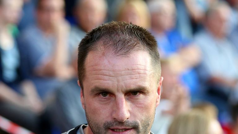 Oldham manager Darren Kelly