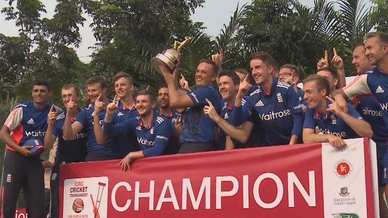 England pose with trophy in Bangladesh
