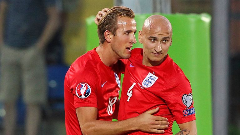 Harry Kane and Jonjo Shelvey celebrate for England