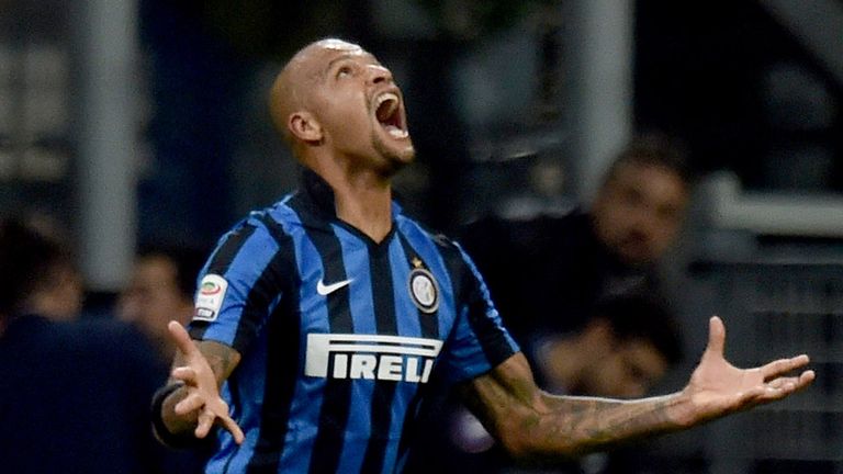 Felipe Melo of Internazionale Milano celebrates 