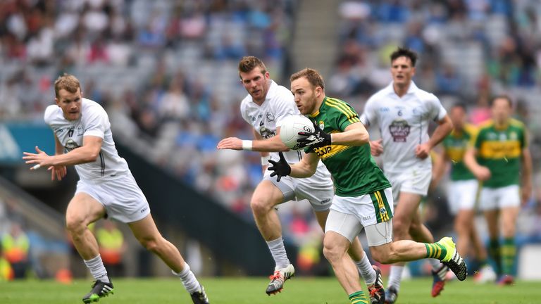 Kerry forward Darran O'Sullivan breaks through the Kildare defence