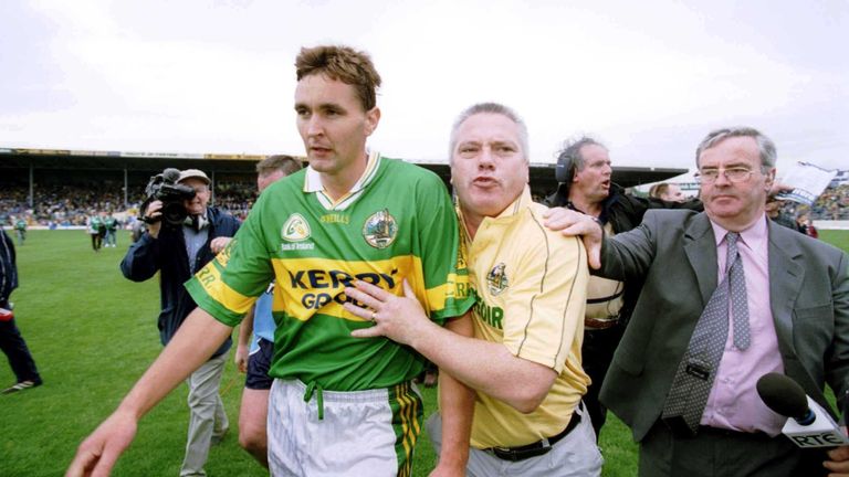 Kerry manager Páidí Ó Sé congratulates Maurice Fitzgerald after the 2001 All-Ireland quarter-final replay win over Dublin