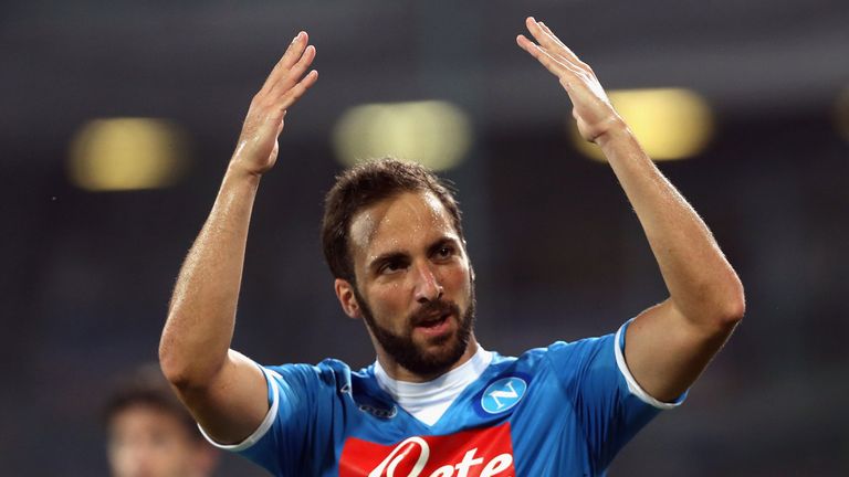 NAPLES, ITALY - AUGUST 30:  Gonzalo Higuain of Napoli celebrates after scoring the opening goal during the Serie A match between SSC Napoli and UC Sampdori
