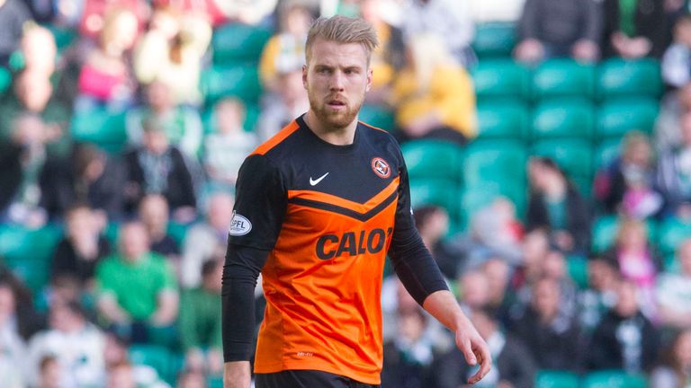 Henri Anier has joined Hibernian on loan from Dundee United