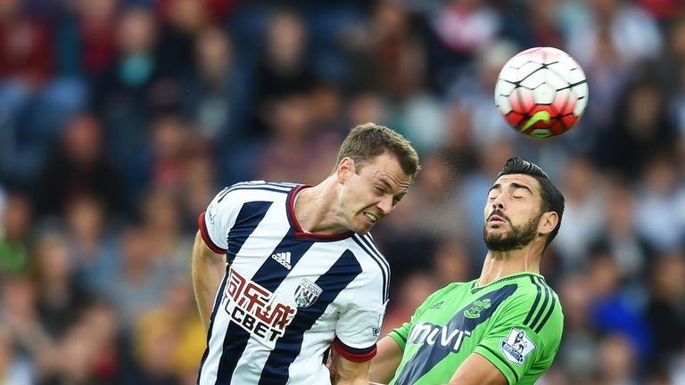 Jonny Evans of West Bromwich Albion and Graziano Pelle of Southampton battle for the ball during the Barclays Premi
