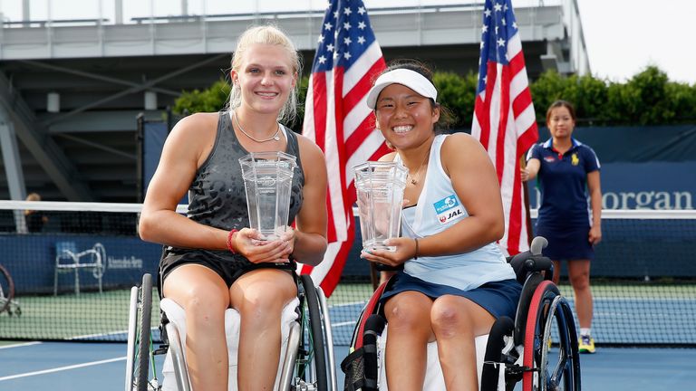 Jordanne Whiley (L) of Great Britain and Yui Kamiji (R) 