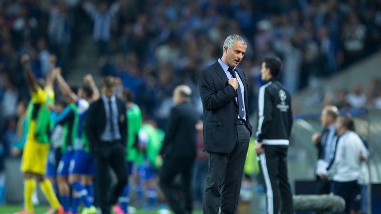 PORTO, PORTUGAL - SEPTEMBER 29: head coach Jose Mourinho (R) of Chelsea FC reacts as Porto scores their second goal during the UEFA Champions League Group 