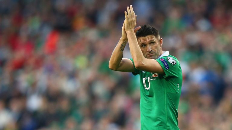 DUBLIN, IRELAND - OCTOBER 11:  Robbie Keane of Republic of Ireland applauds the fans during the EURO 2016 Qualifier match between Republic of Ireland and G