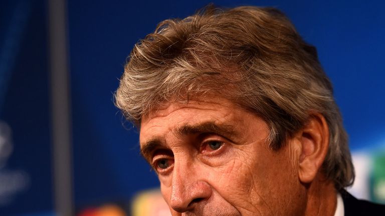 MOENCHENGLADBACH, GERMANY - SEPTEMBER 29:  Head coach Manuel Pellegrini looks on during a Manchester City 