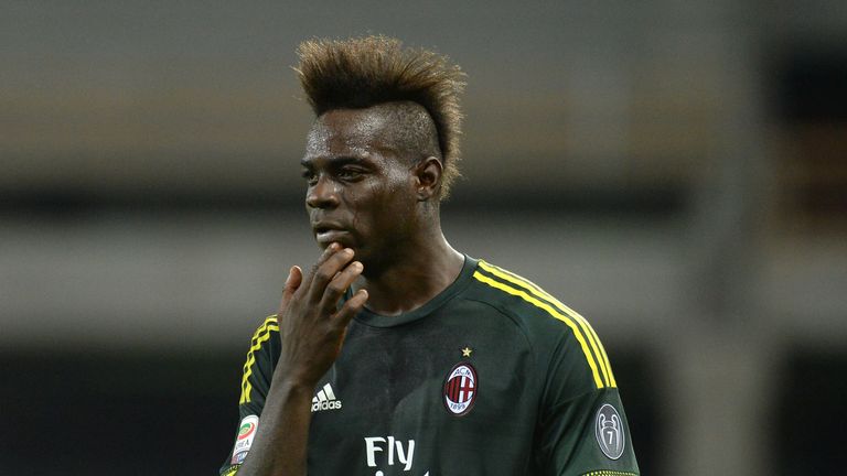 Mario Balotelli scored a brilliant free-kick for Milan against Udinese.