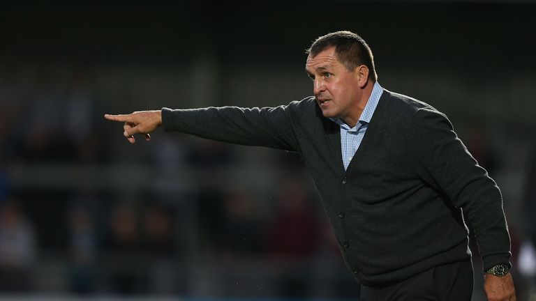 Barnet boss Martin Allen has backed Tony Pulis to help smooth things over between Saido Berahino and West Brom