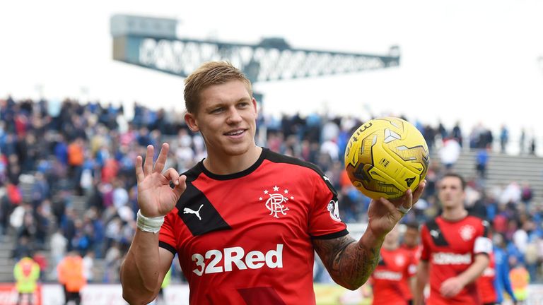 27/09/15 LADBROKES CHAMPIONSHIP . MORTON v RANGERS . CAPPIELOW - GREENOCK . Rangers' Martyn 