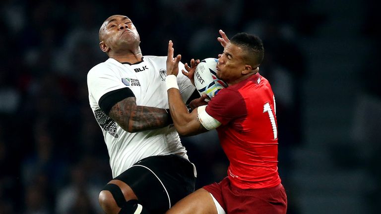 Nemani Nadolo and Anthony Watson compete for the ball