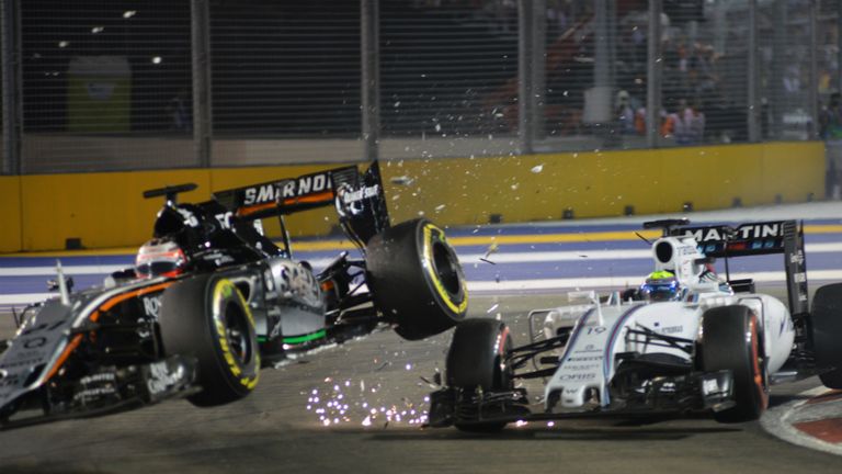 Nico Hulkenberg collides with Felipe Massa: 2015 Singapore GP