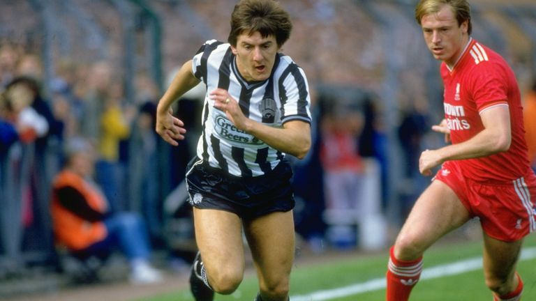 23 Aug 1986:  Peter Beardsley of Newcastle United gets away from Steve McMahon of Liverpool