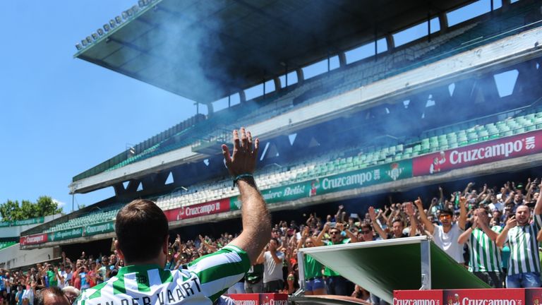Real Betis's new signing Rafael Van der Vaart waves to the crowd during his presentation, at the Benito Villamarin stadium in Sevilla on June 16, 2015. 