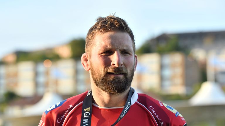 John Barclay returns to the Scarlets back row against Connacht