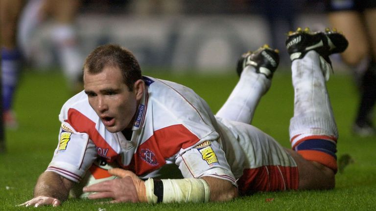 St Helens captain Chris Joynt scores his second try against Wigan in the 2000 Grand Final