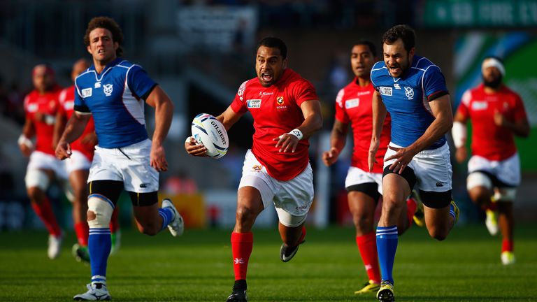 Telusa Veainu runs at the Namibian defence