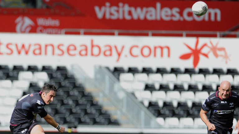 Samd Davies kicks one of six penalties against Munster