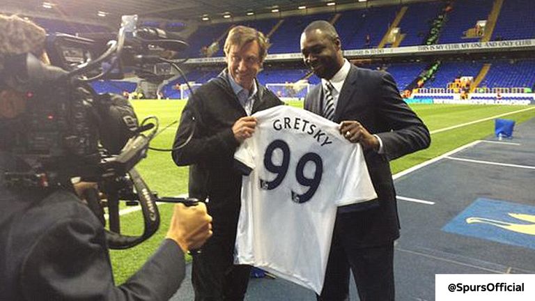 Gretzky is presented with a Tottenham shirt