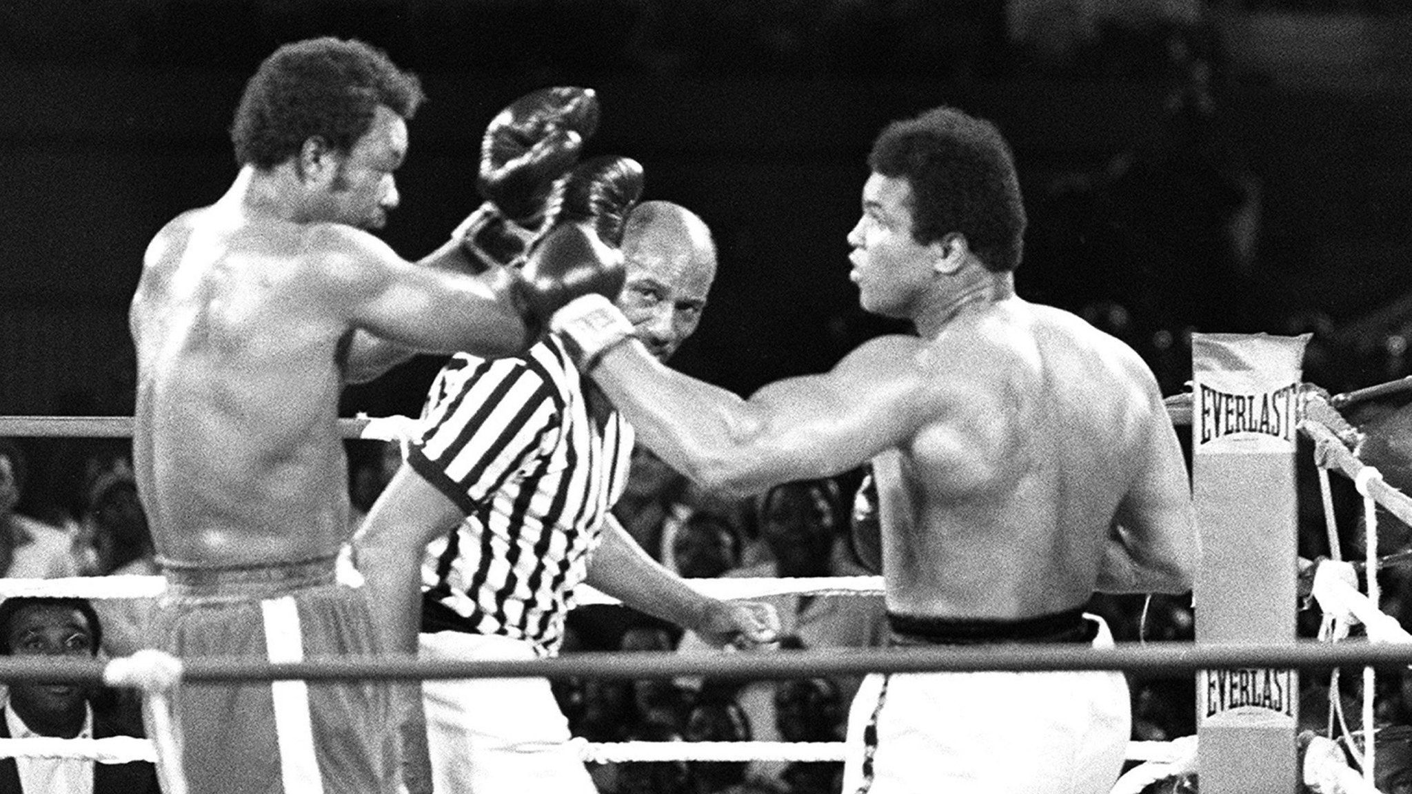 Muhammad Ali honoured in Louisville on anniversary of 'Thrilla in