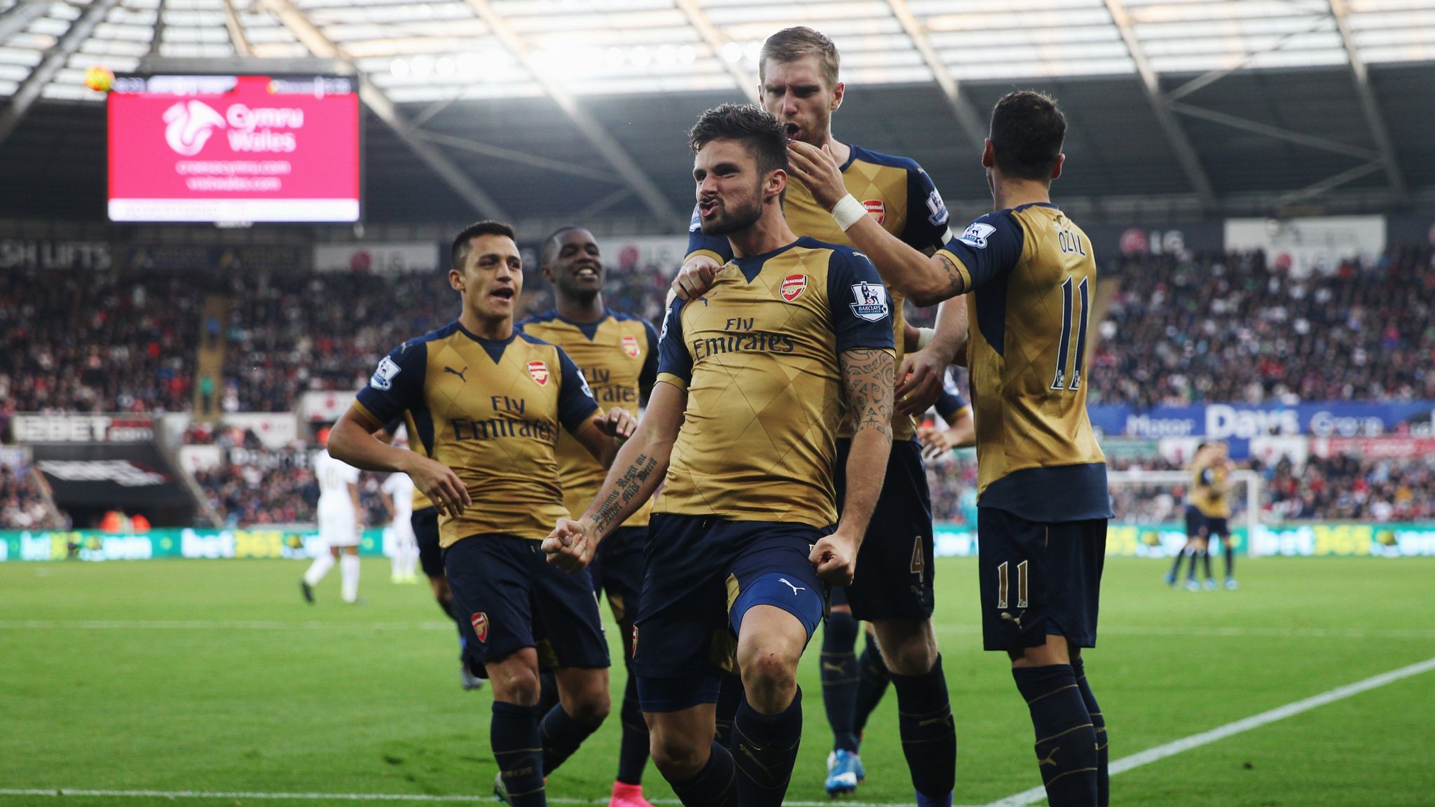 Swansea 0-3 Arsenal: Gunners remain in thick of title battle, Football  News