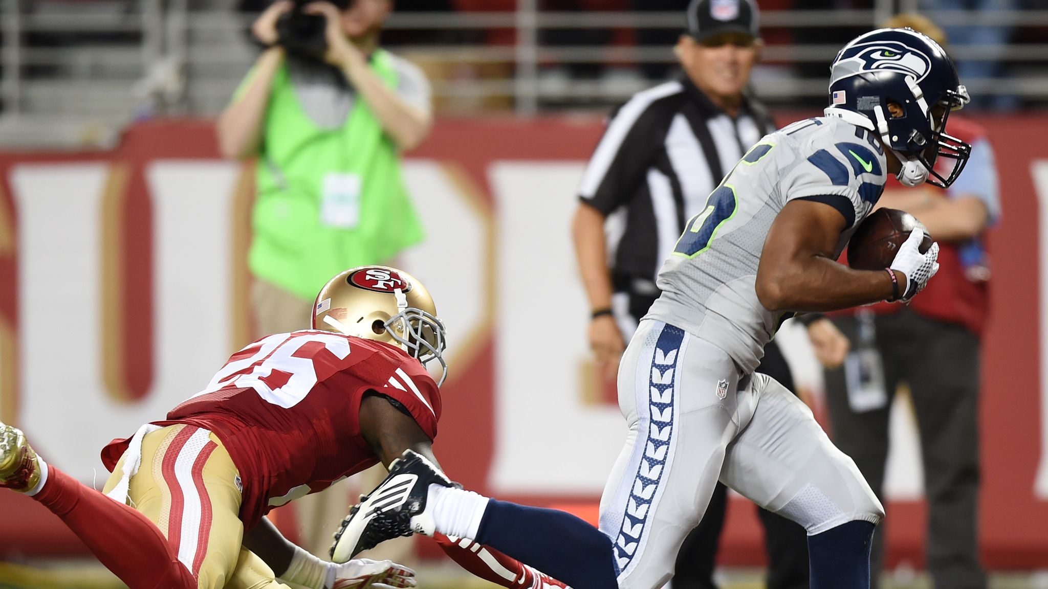 Russell Wilson, Tyler Lockett help Seahawks rally late for 26-23 win over  49ers