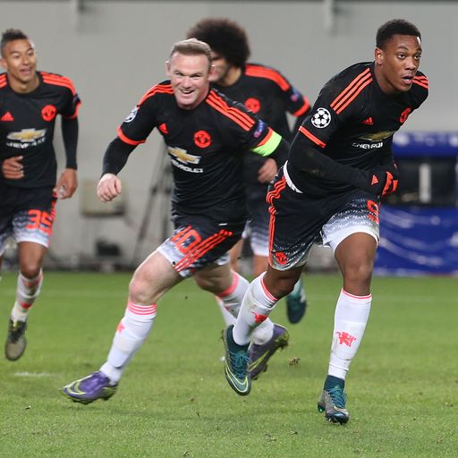 Martial rescues Utd in Moscow