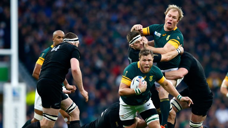 LONDON, ENGLAND - OCTOBER 24:  Duane Vermeulen of South Africa makes a break during the 2015 Rugby World Cup Semi Final match between South Africa and New 