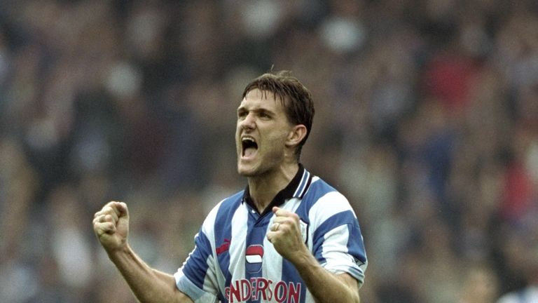 Andy Hinchcliffe of Sheffield Wednesday celebrates during the FA Carling Premiership match against Arsenal